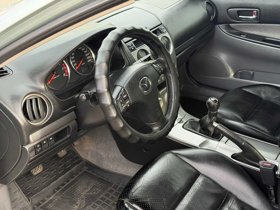 Продам автомобіль Mazda 6 2003 рік 2.0 бензин