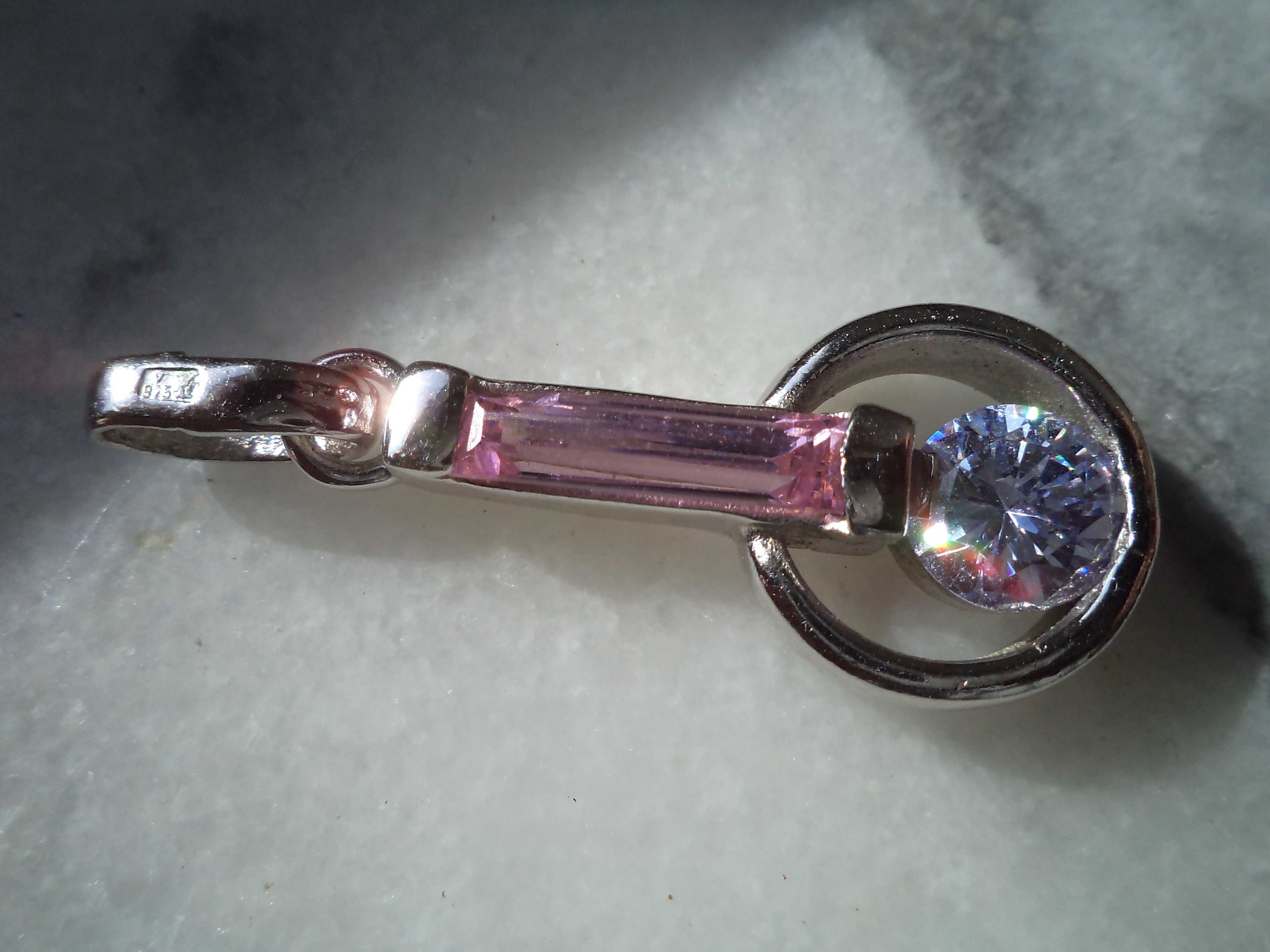 Piękna zawieszka ze srebra z liliową i różową cyrkonią
