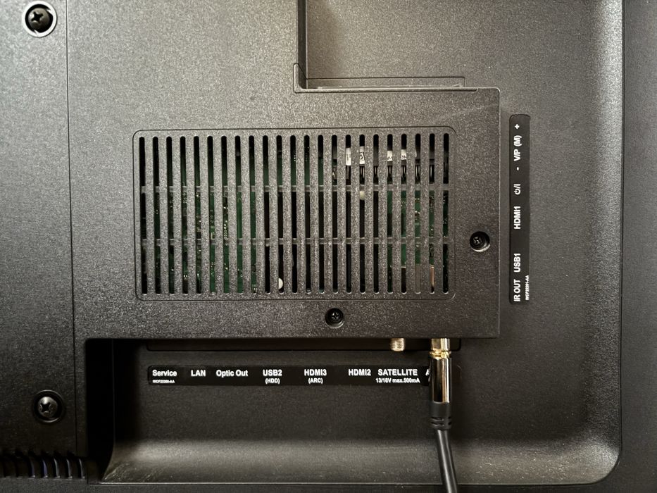 Telewizor LED Grundig 49 cali ze Smartem i dekkderem DVBT2 z pilotem