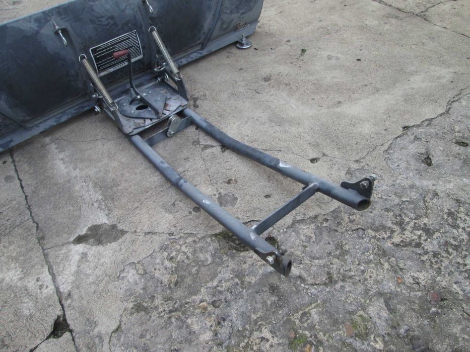 Pług do śniegu do: traktorek ogrodniczy  quad  atv  utv  odśnieżanie