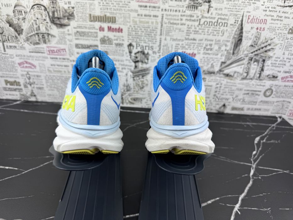 Оригінал Розмір 42 Кросівки Hoka One One Clifton 9 / Взуття