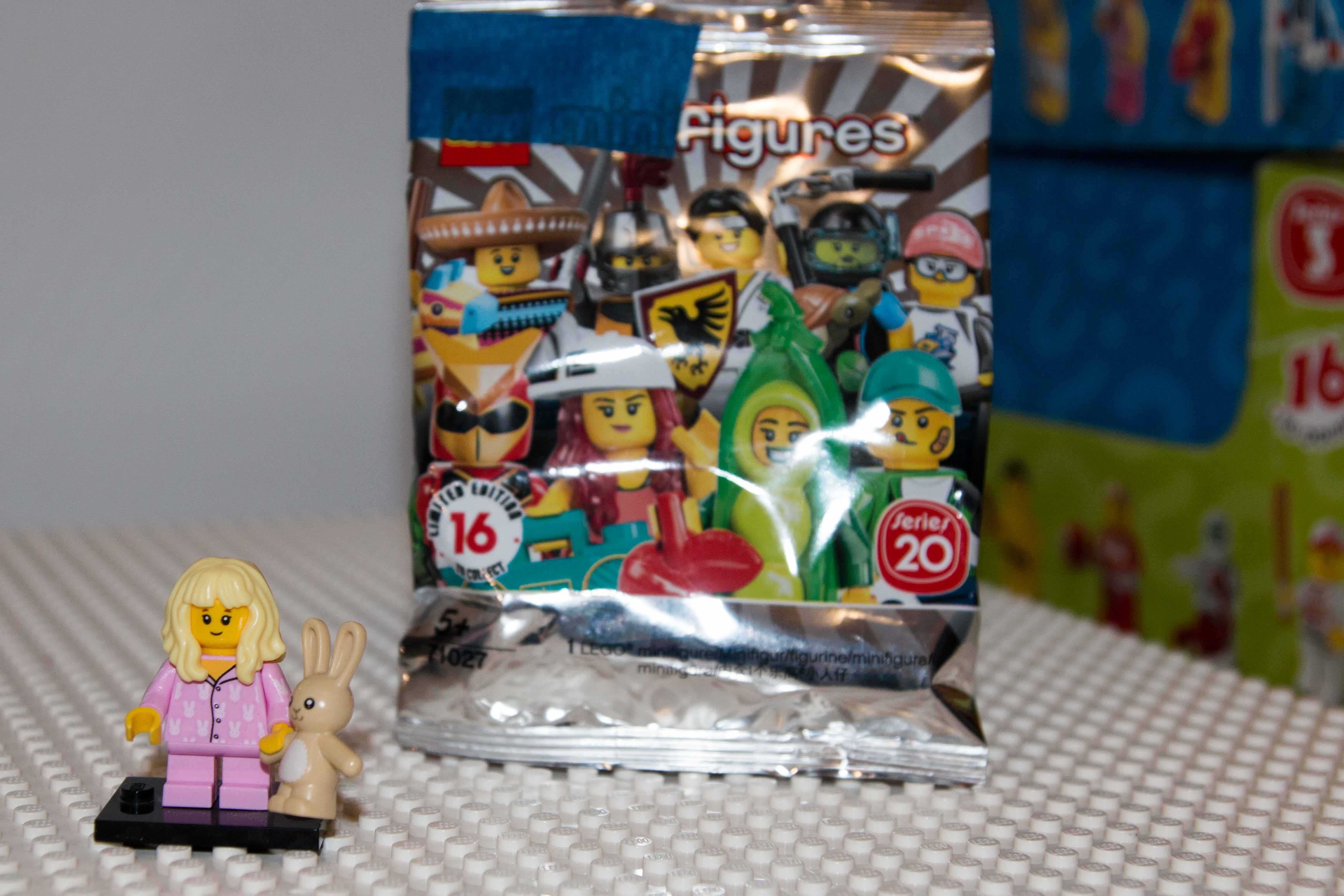 Dziewczynka w piżamie + królik - Minifigurki LEGO Seria 20 (71027)