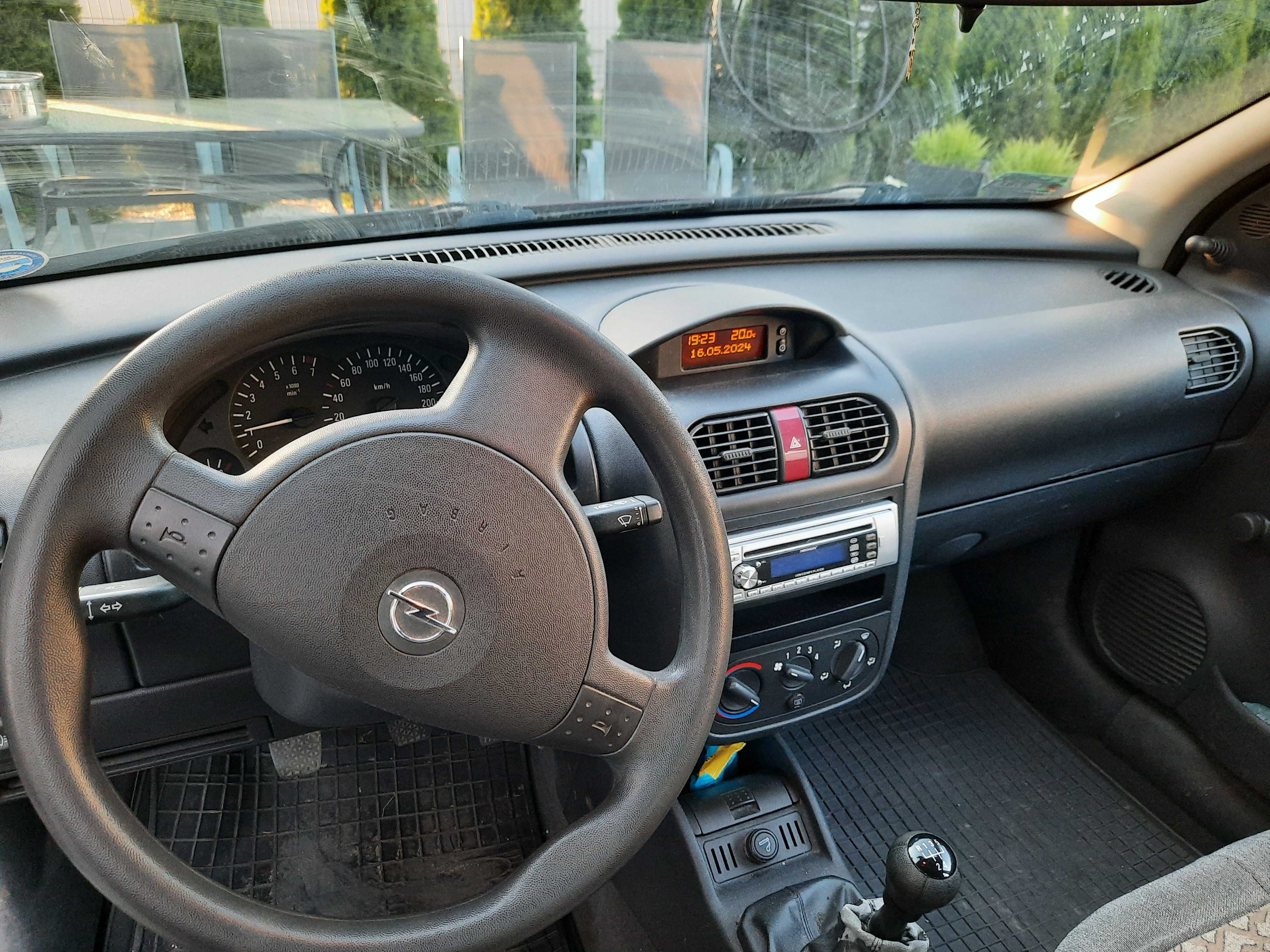 Opel Corsa 1.0 2005r.