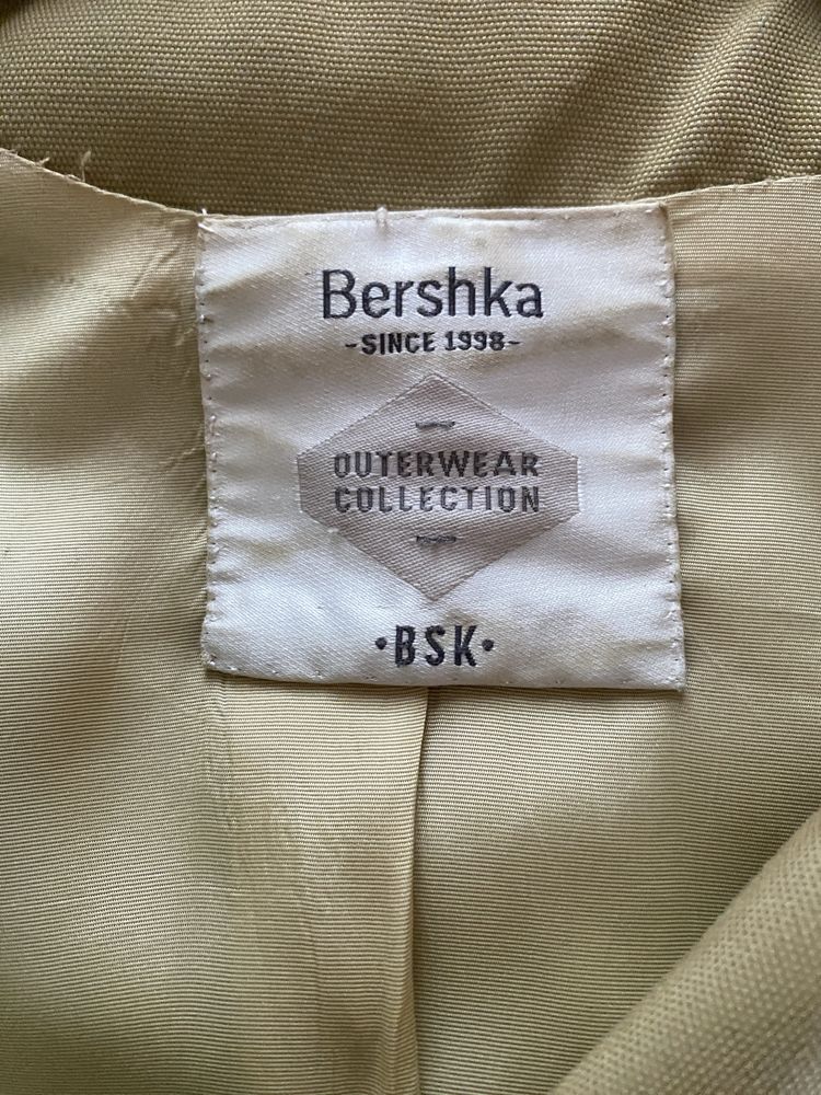 Bershka oryginalny trencz