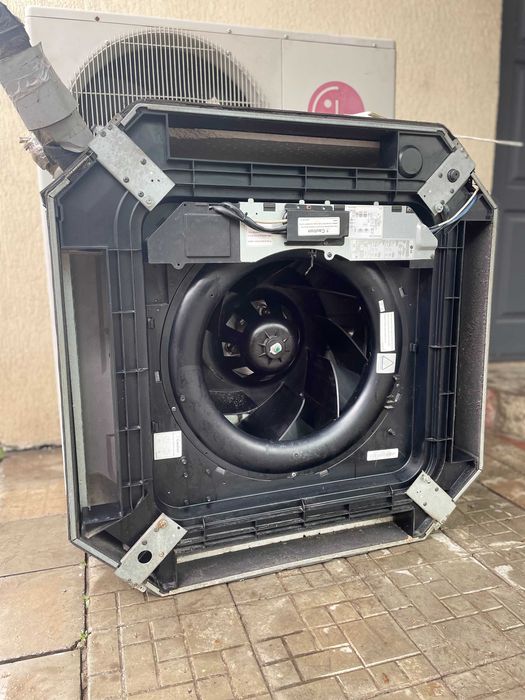 Напівпромисловий касетний кондиціонер LG T48LH (пульт у комплекті)