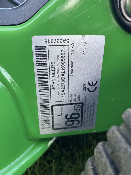 Profesjonalna kosiarka JOHN DEERE JS63V