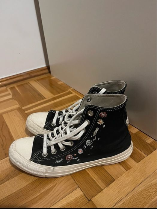 Chuck Taylor All Star Embroidered Floral converse