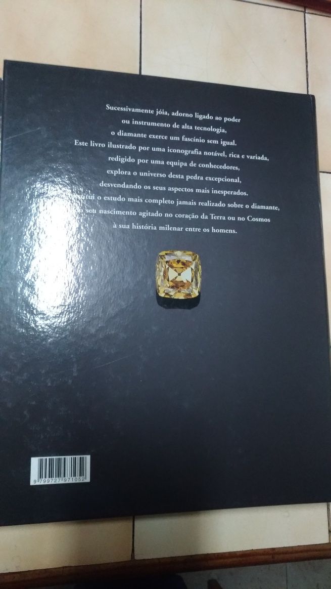 Livro Grande Capa Dura Diamantes  - Edições Inapa