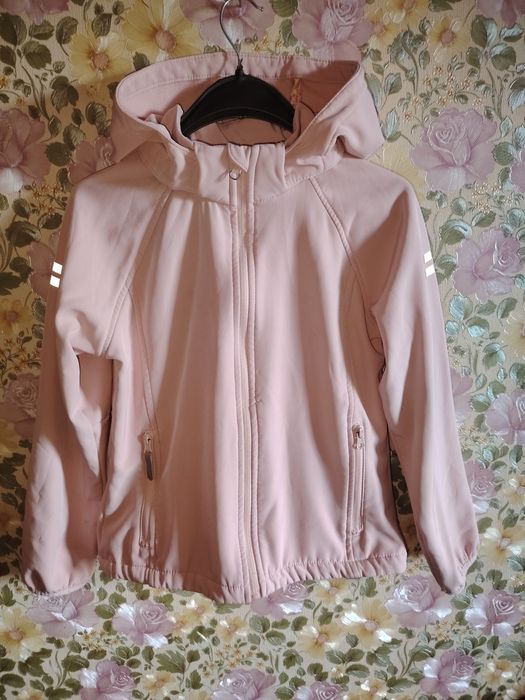 Куртка ветровка на флисе с капюшоном и карманами на змейке 146-152р де