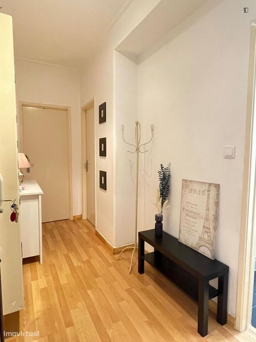 Quarto - localizado em Benfica Lisbon