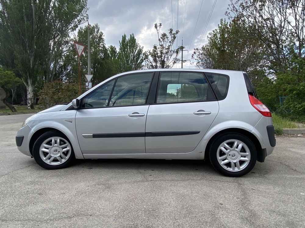 Renault Scenic 2 2.0 Бензин Автомат Обслужен
