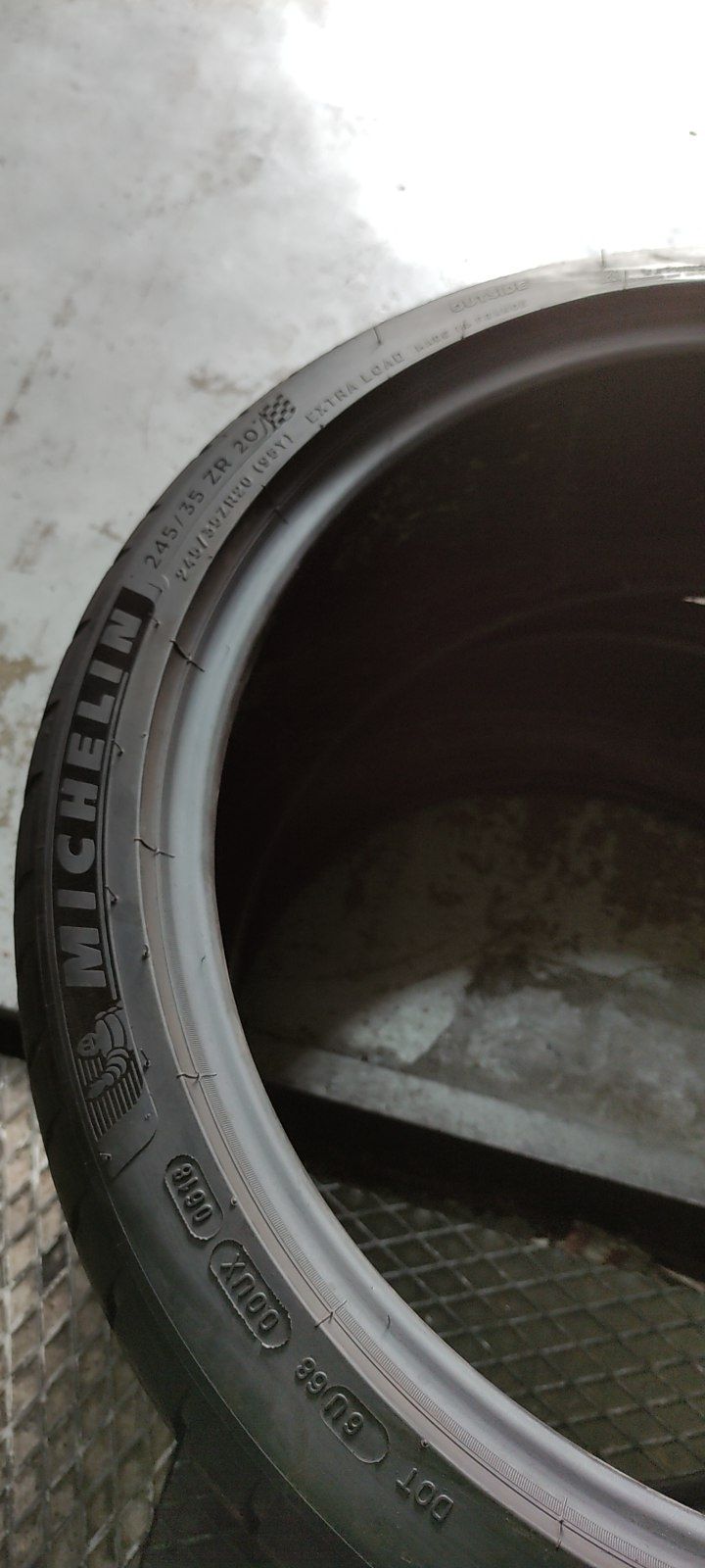 Pneus 245/35/20 Michelin semi novos