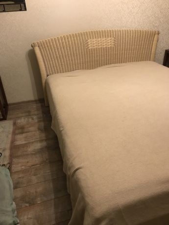 Кровать с бортиками без ламелей