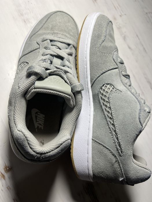 Продам жіночі кросівки nike