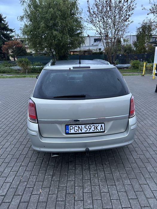 Opel Astra H Kombi 2005r
