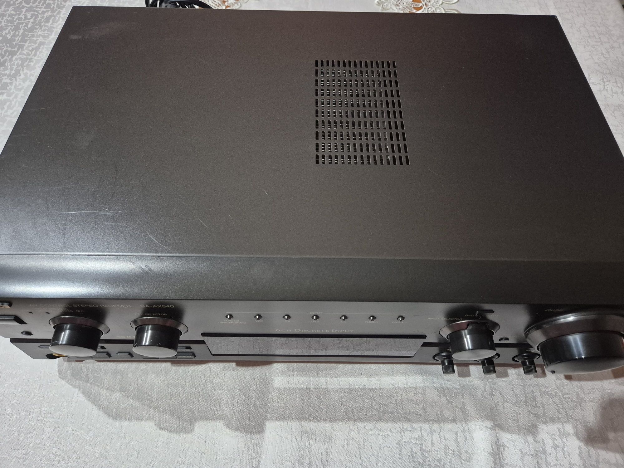 Wzmacniacz firmy Technics.