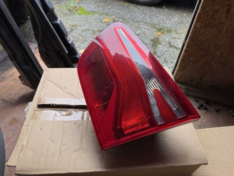 Lampa Prawy Tył Tylnia Seat Alhambra 7N