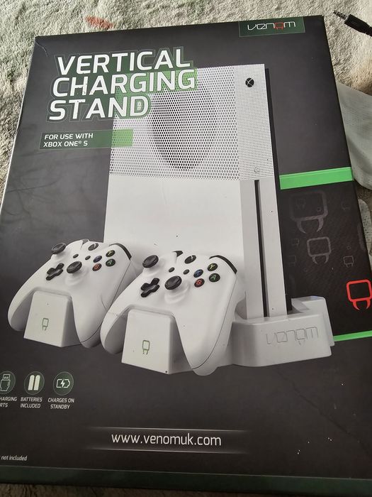Xbox One s +stacja ładująca