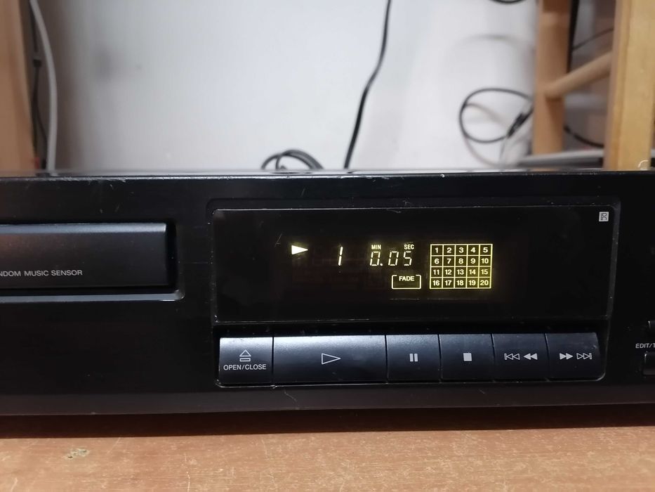Odtwarzacz CD Sony CDP-311