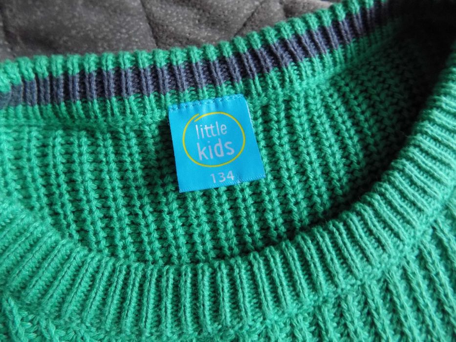 Sweterek włóczkowy 134
