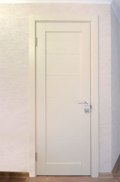 Двері із дерева міжкімнатні