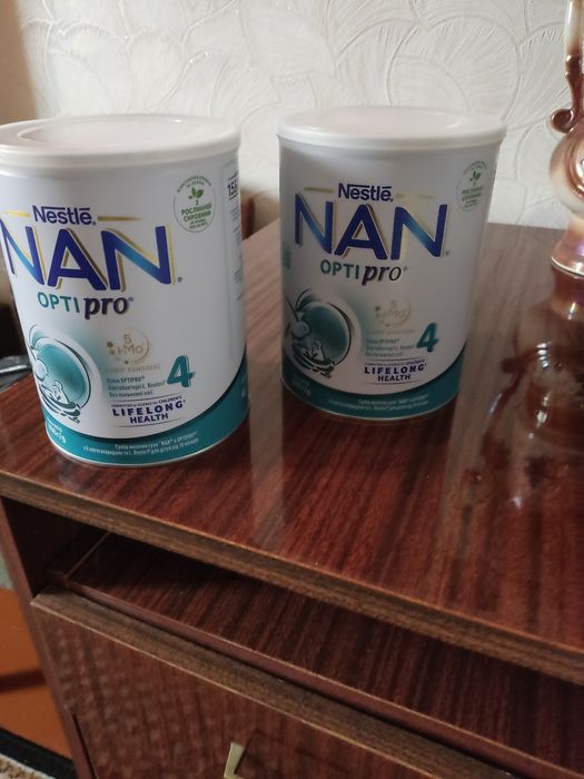 Продам суміш молочну НАН 4 Premium.