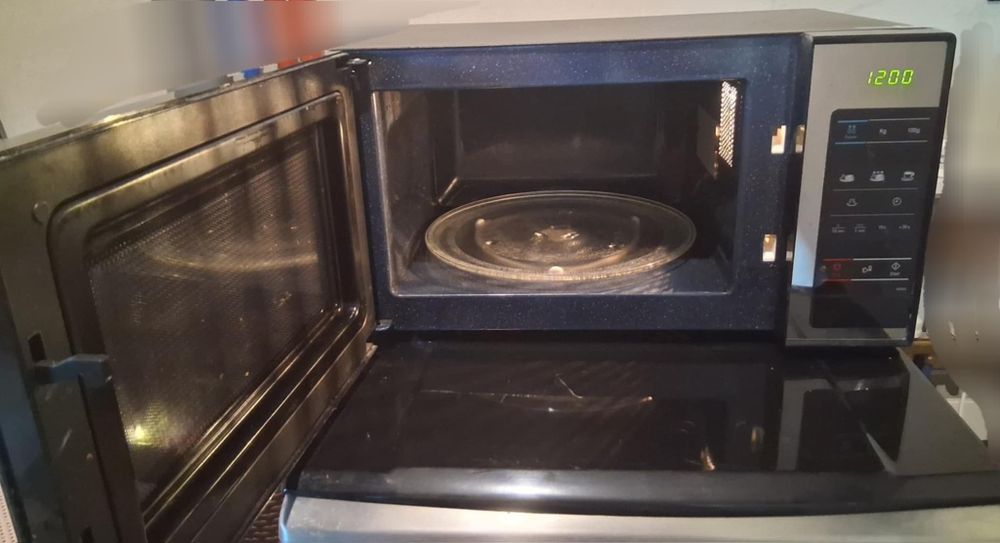 Kuchenka mikrofalowa mikrofalówka Samsung