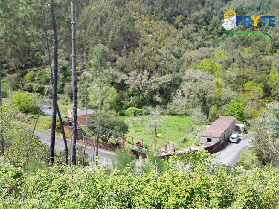 Quinta histórica em zona rural tranquila junto a aldeia de Alvares