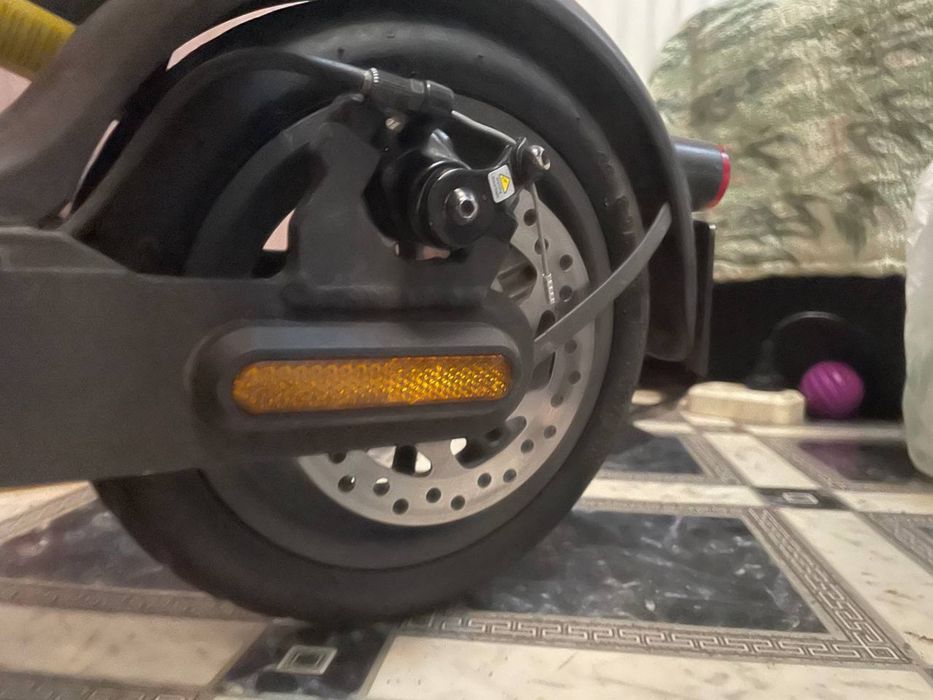 Електросамокат Mi Electric Scooter Pro 2 Чорний (до 25 км/год)