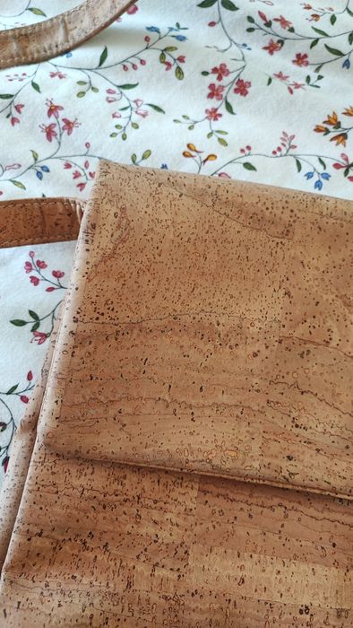 Mala em cortiça portuguesa