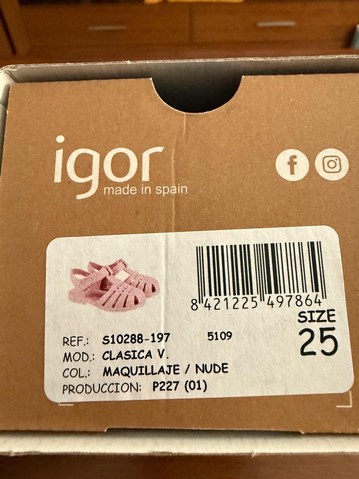 Vendo sandálias novas Marca Igor
