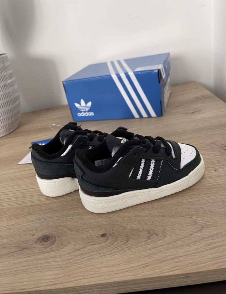 Кросіки дитячі  adidas оригінал