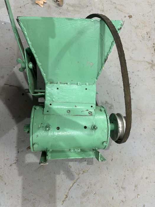 Продам крупорушку новая