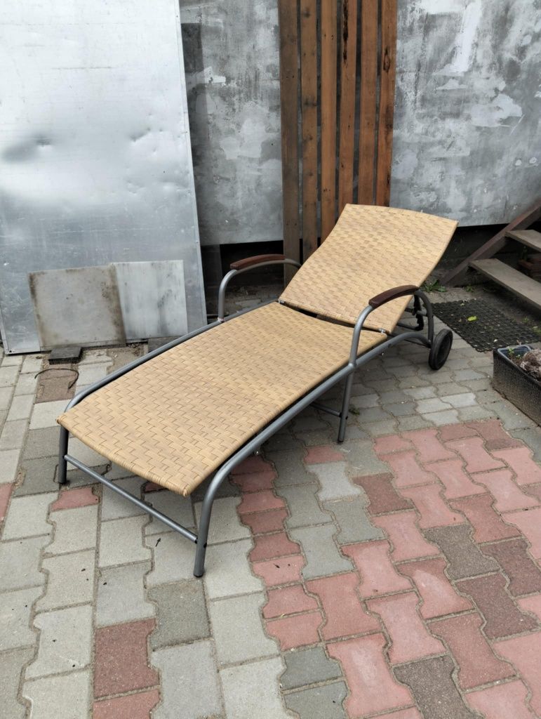 Leżak ogrodowy, tarasowy technoratan