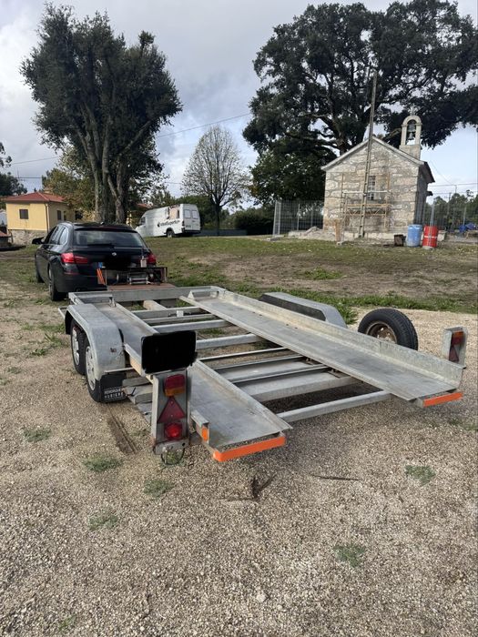 Atrelado porta carros