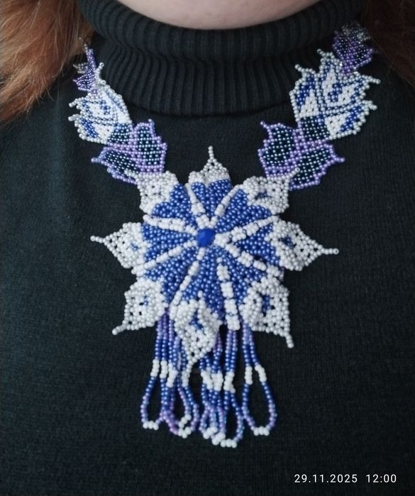 Прикраса "Уічольська квітка"