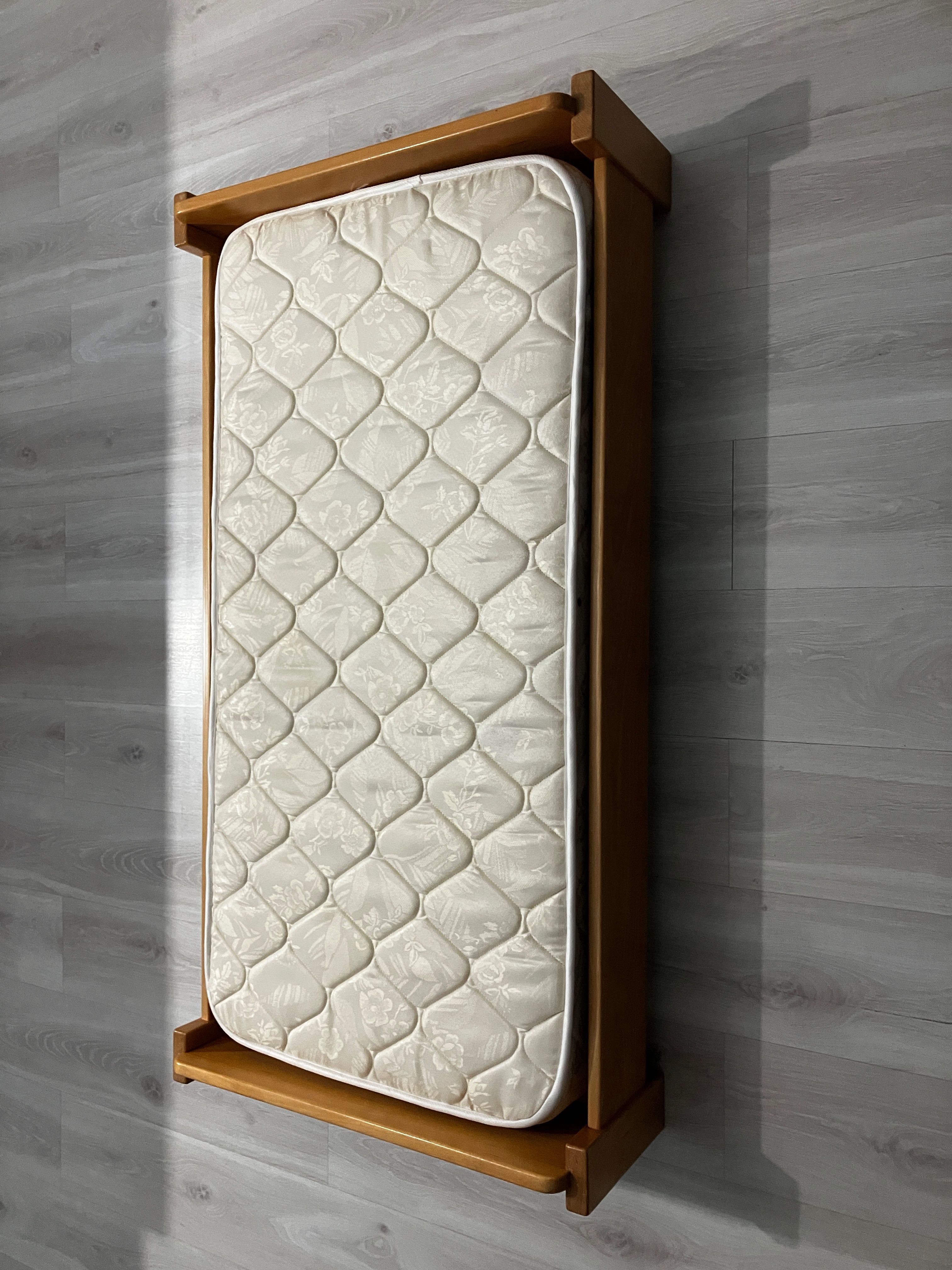 Cama criança com estrado e colchão