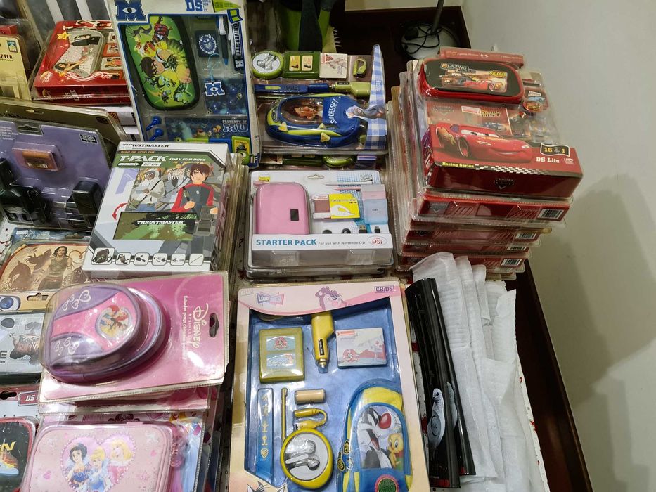 Lote de acessórios para Gameboy, NIntendo DS etc...