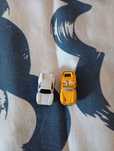 Dois Minis carros de brinquedo