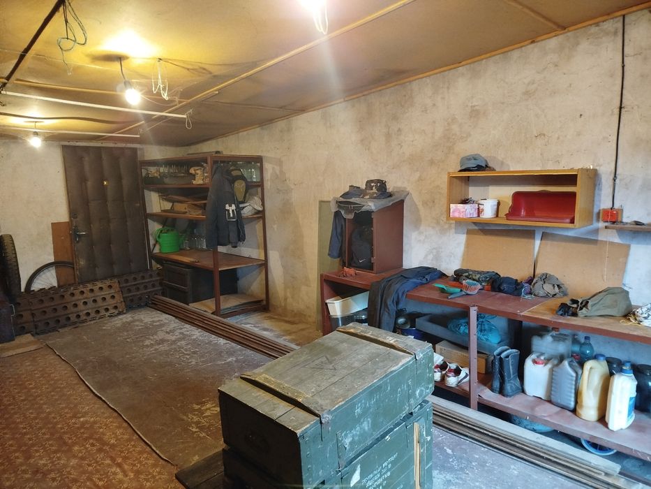 Гараж. м Городня.