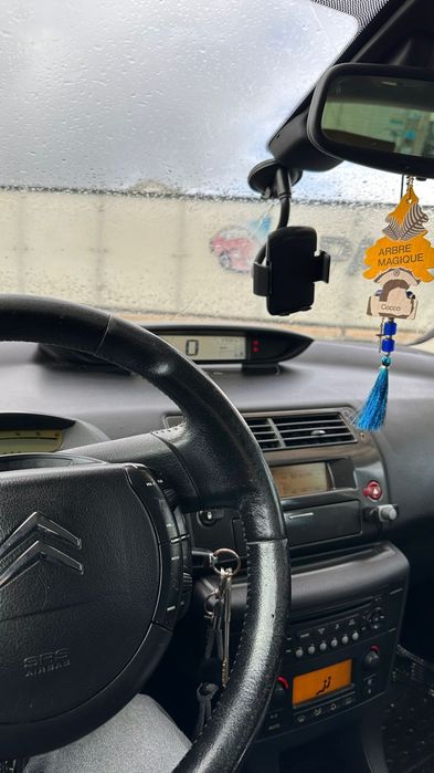 Citroen c4 1.6hdi

-Versão Exclusive
-Diesel
-110cv
-