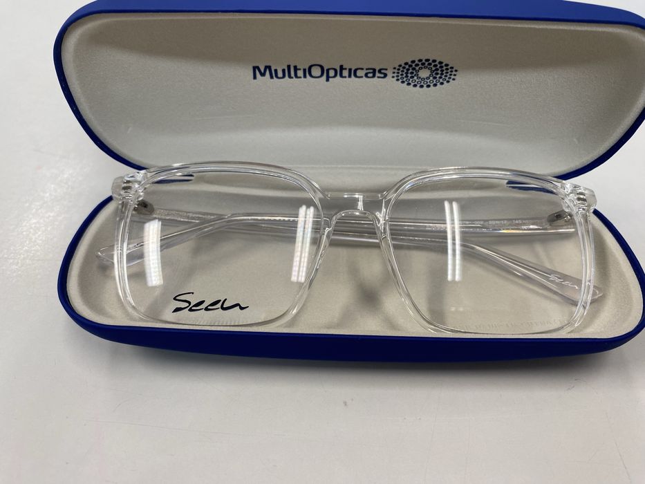 Armação de óculos da Multióticas - Nova