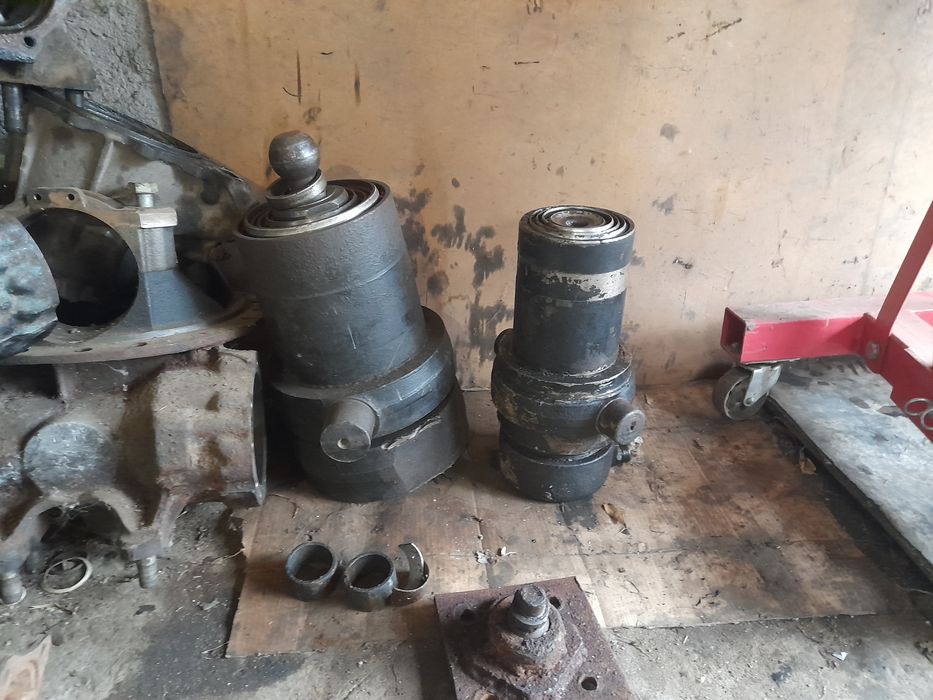 Гідравлічні циліндри