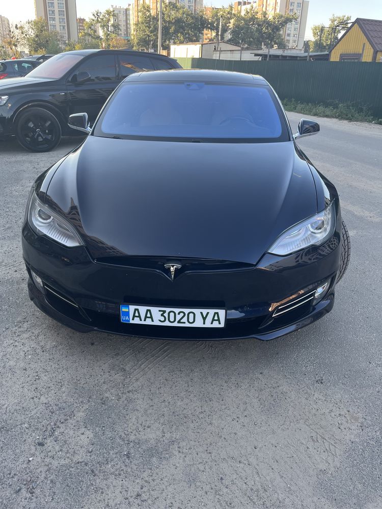 Tesla model s/85D