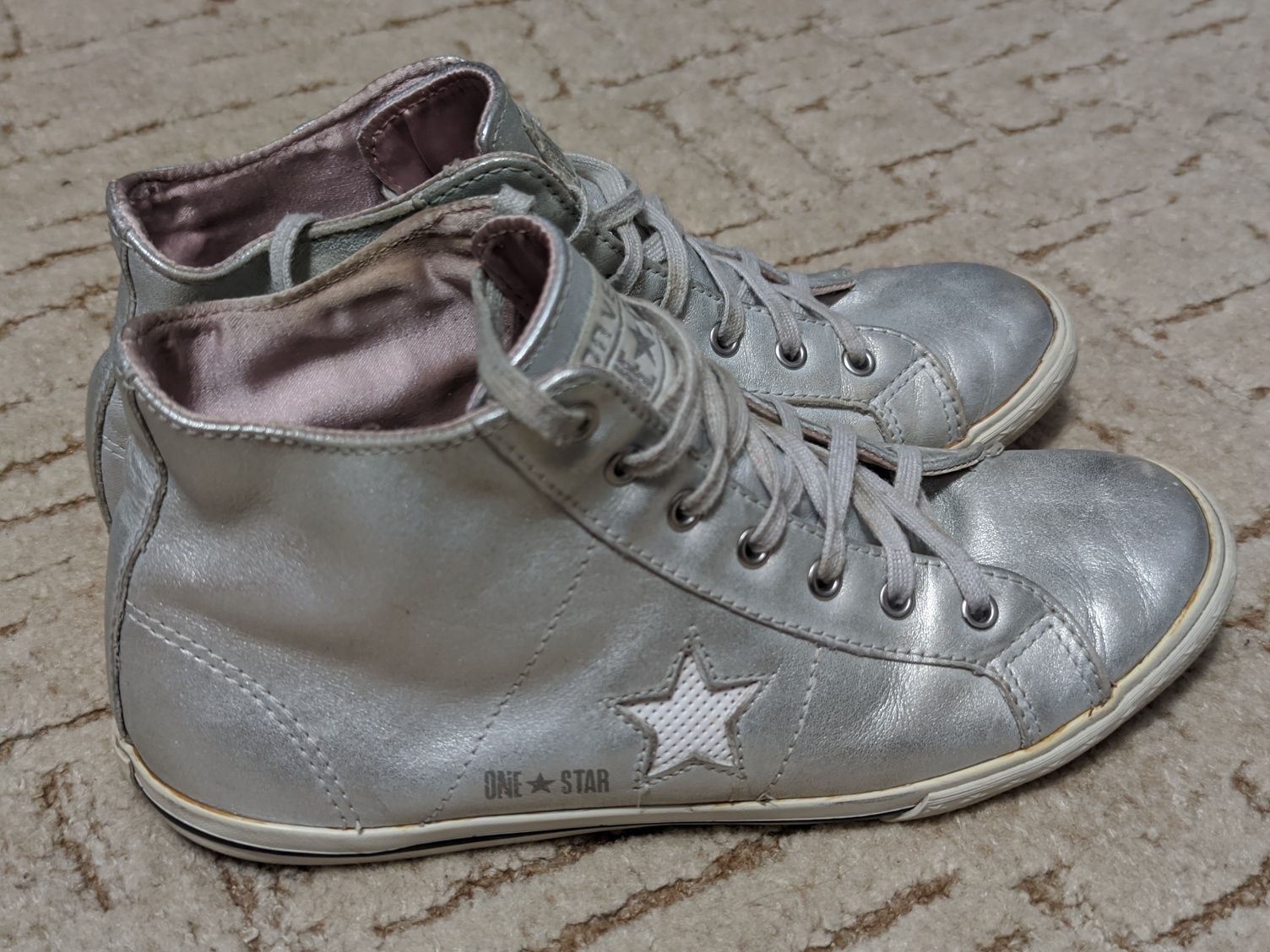 Серебряные кожаные кеды Converse all star