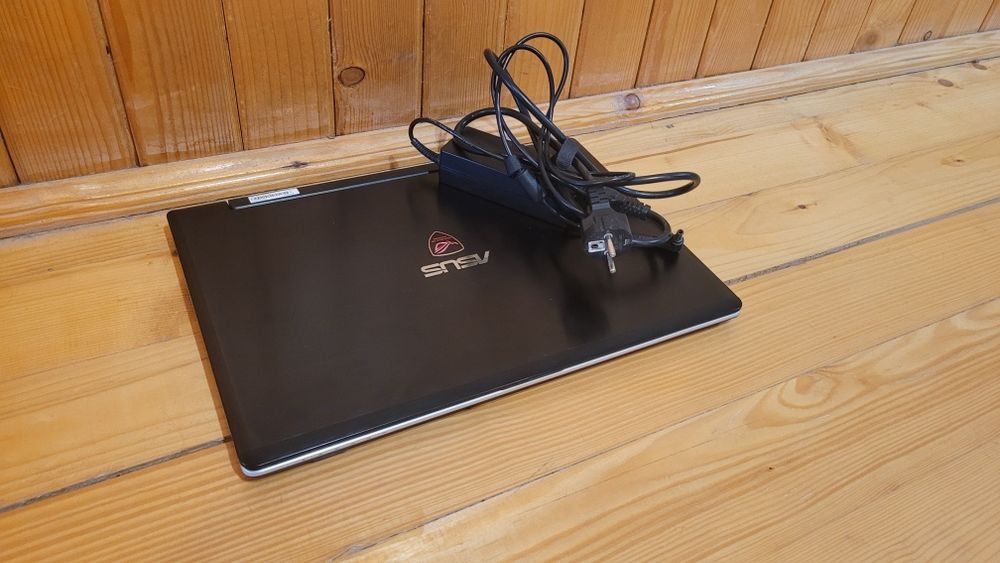 Ноутбук ASUS K56CM/ 15.6"/ i5-3317U/ GT 635M/озп 6g/ssd 750 gb