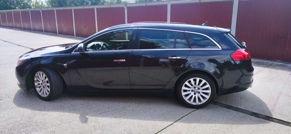 Opel Insignia - wersja Sports Tourer. Bogate wnętrze! Fotele Recaro