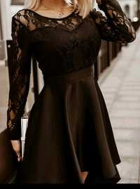 Czarna sukienka koronka