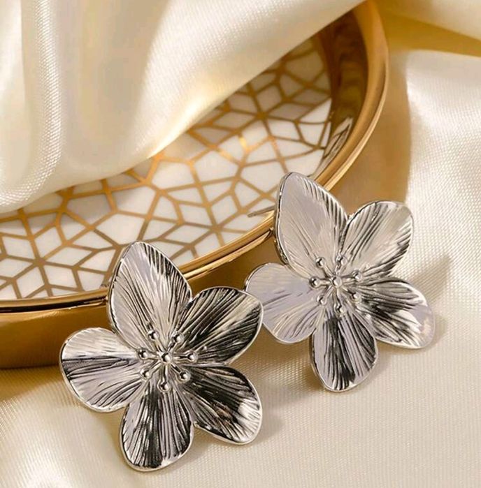 Brincos nunca usados -entrega em mão