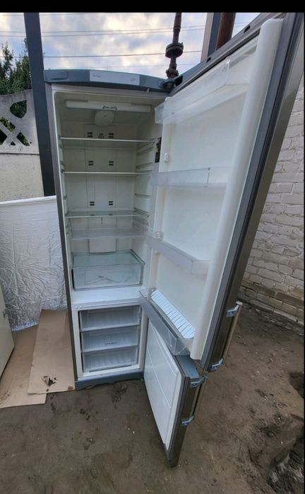 Продам хододильник Аriston NO frost